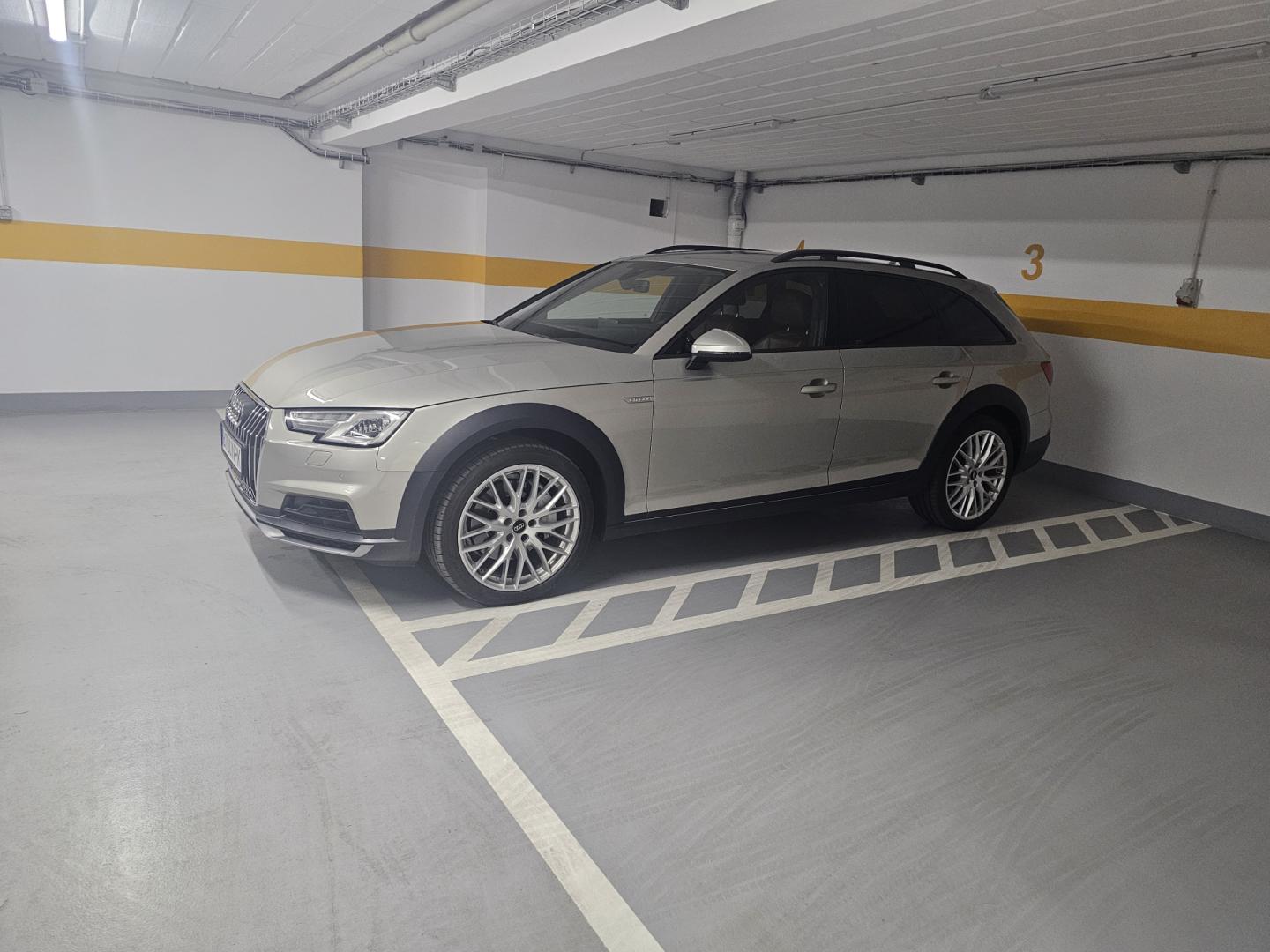 Cumpara/ Vinde online Audi A4 Allroad 2017 SH, la cel mai bun pret pentru tine!