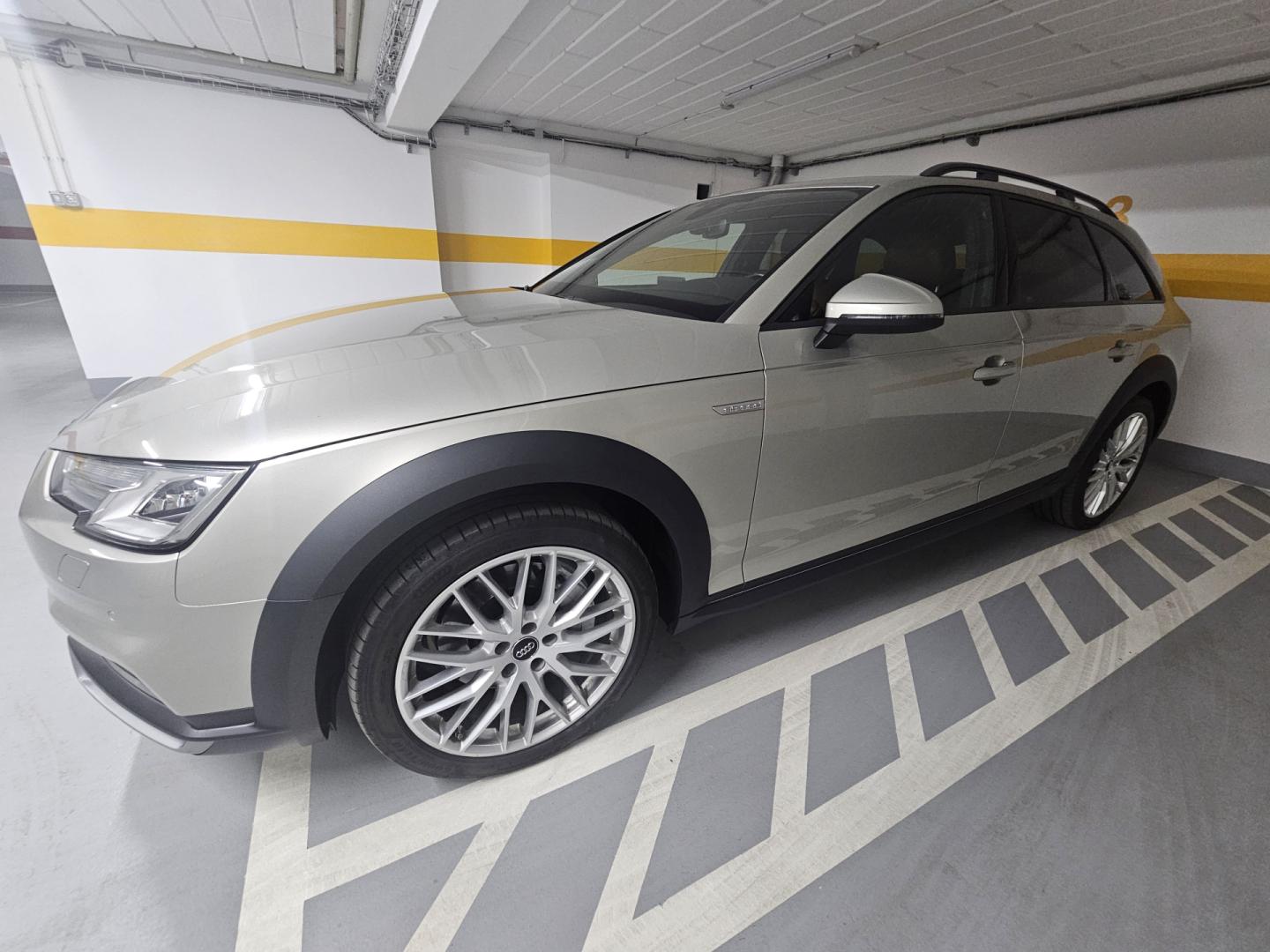 Cumpara/ Vinde online Audi A4 Allroad 2017 SH, la cel mai bun pret pentru tine!