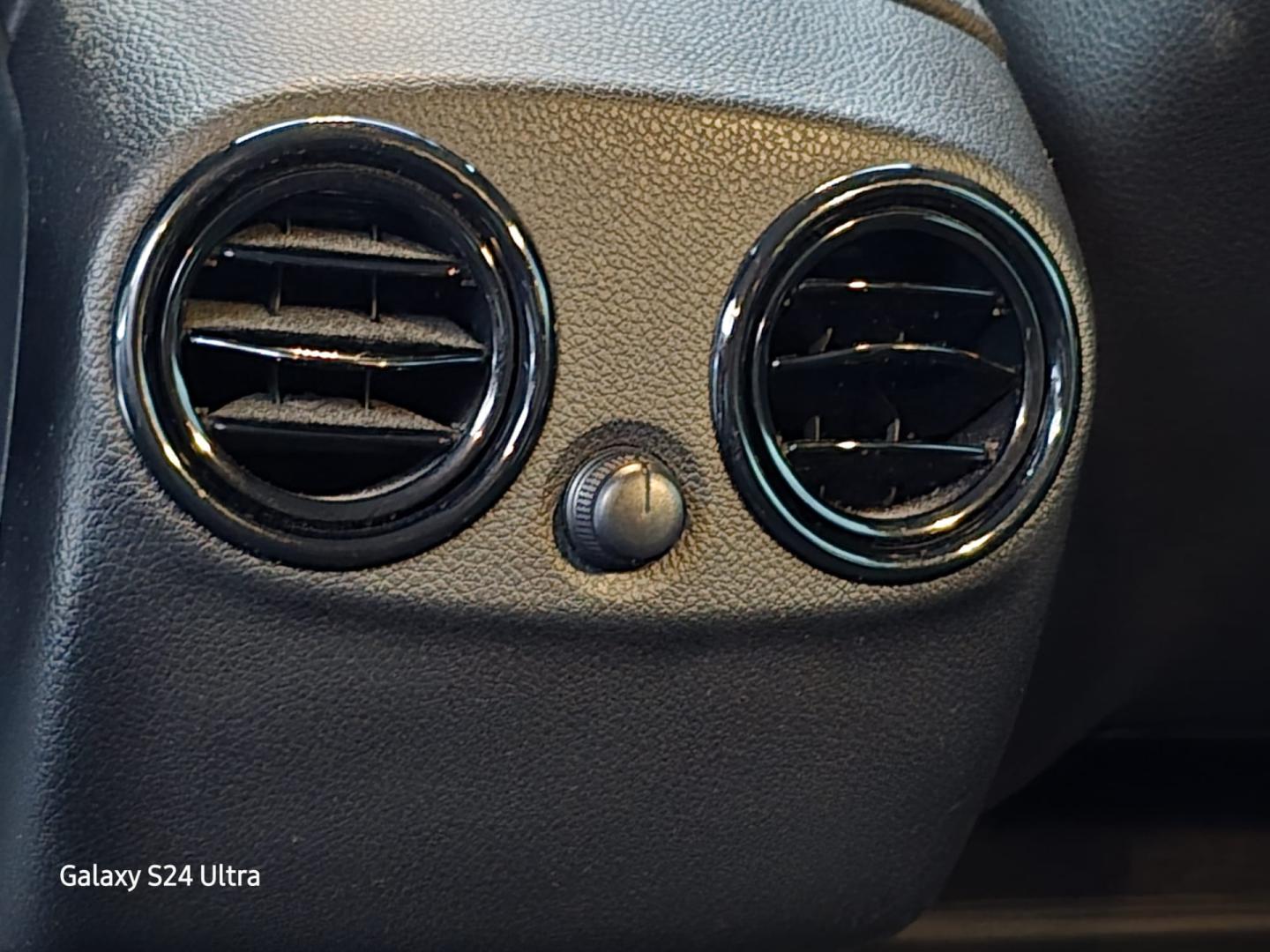 Cumpara/ Vinde online Mercedes-Benz GLC 350 2017 SH, la cel mai bun pret pentru tine!