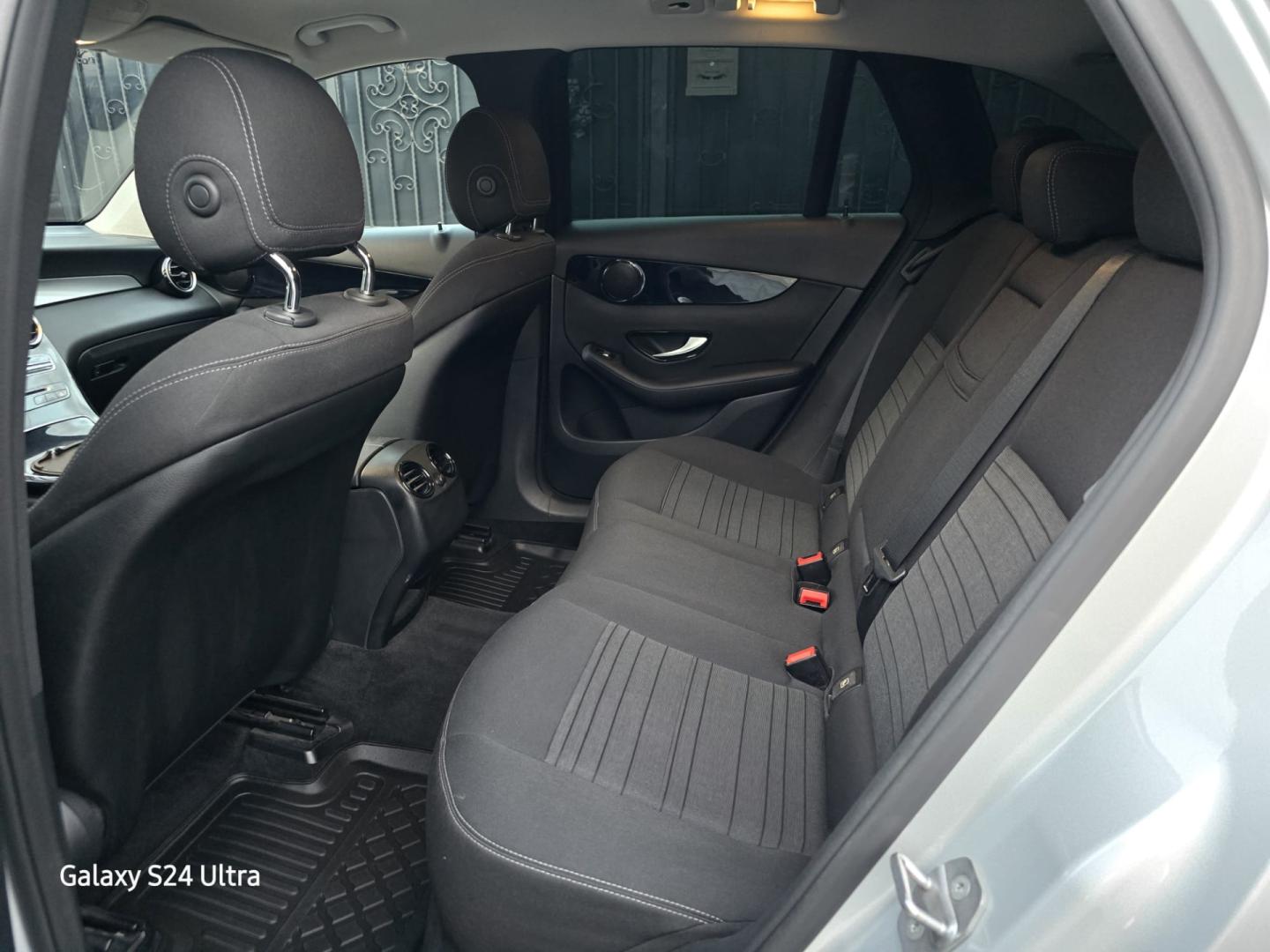Cumpara/ Vinde online Mercedes-Benz GLC 350 2017 SH, la cel mai bun pret pentru tine!