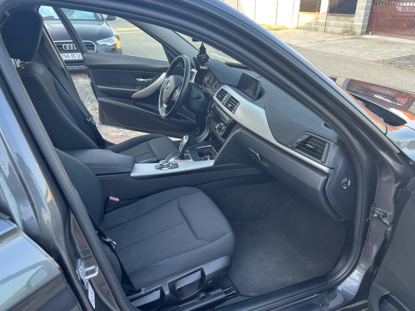 Cumpara/ Vinde online BMW 318 2018 SH, la cel mai bun pret pentru tine!