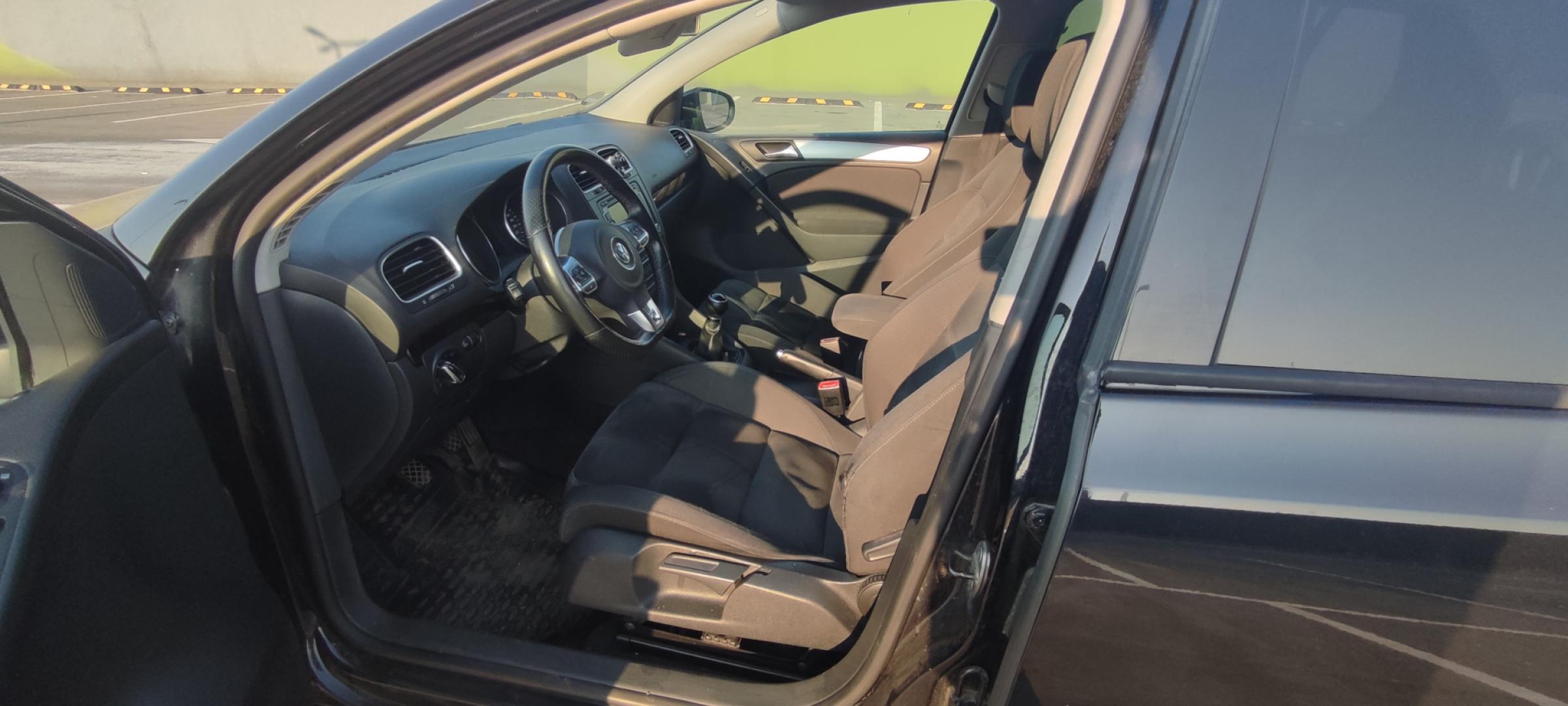 Cumpara/ Vinde online Volkswagen Golf 2008 SH, la cel mai bun pret pentru tine!