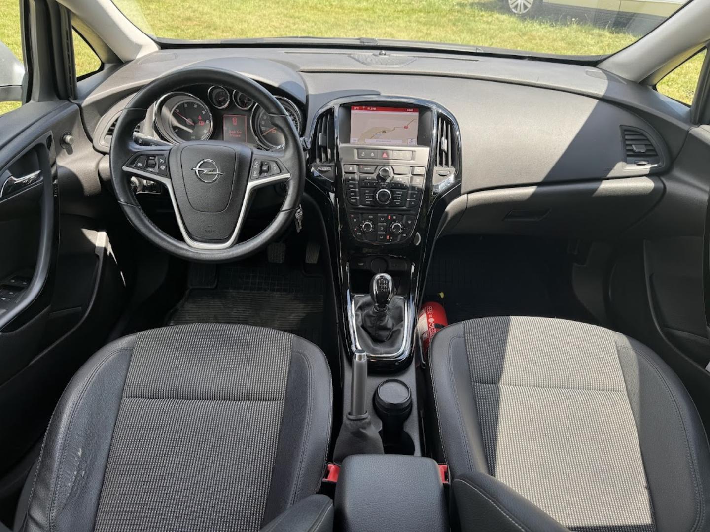 Cumpara/ Vinde online Opel Astra 2016 SH, la cel mai bun pret pentru tine!