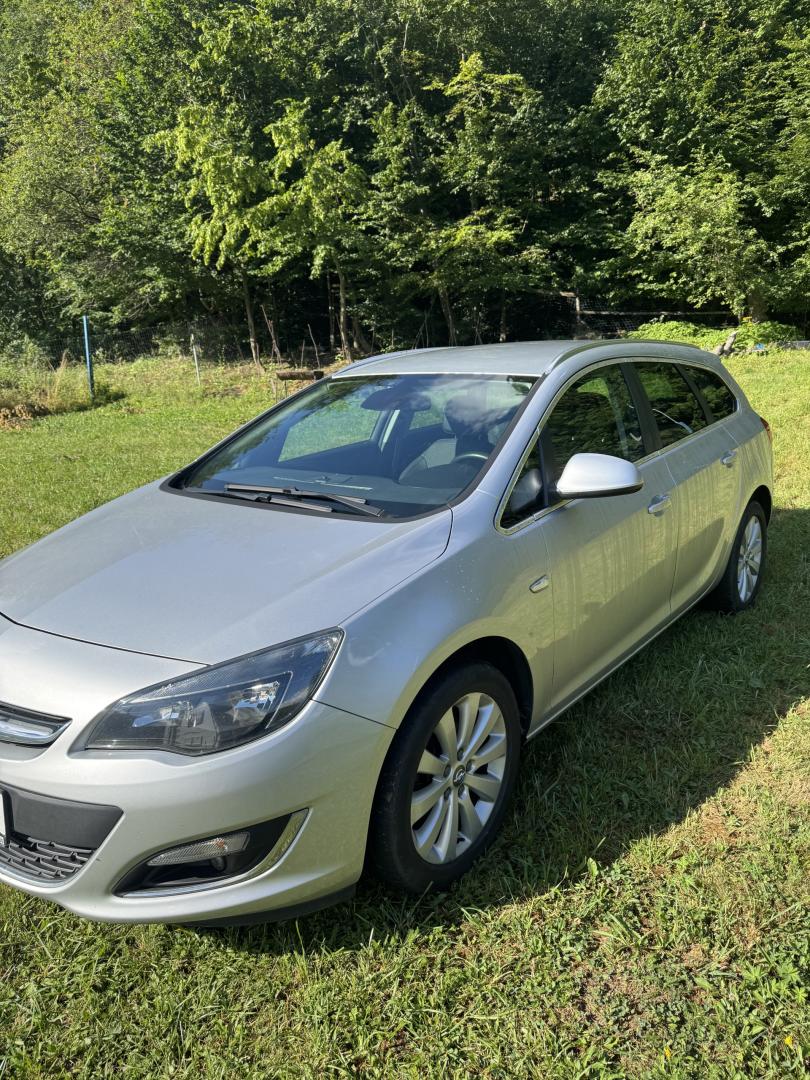 Cumpara/ Vinde online Opel Astra 2016 SH, la cel mai bun pret pentru tine!