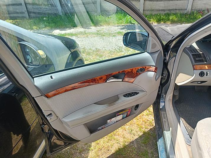 Cumpără / Vinde Mercedes-Benz E 320 2004 SH, la cel mai bun pret pentru tine!