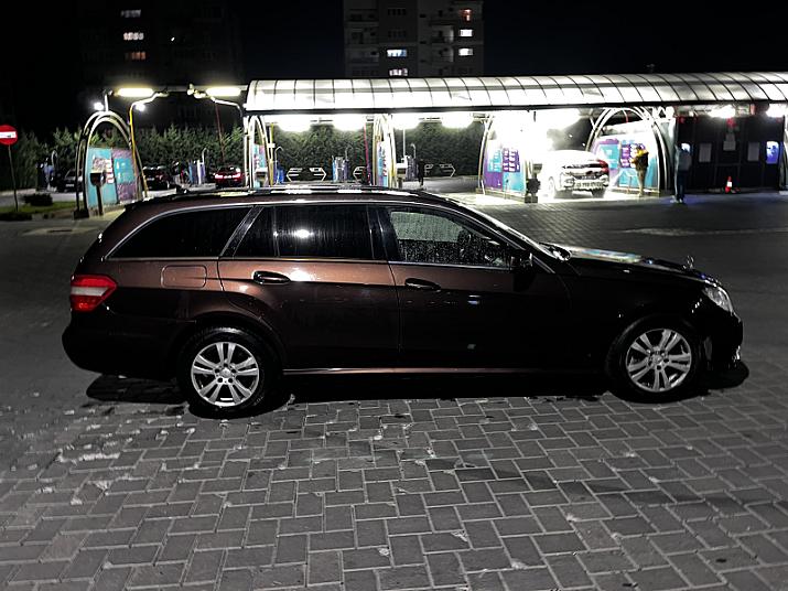 Cumpără / Vinde Mercedes-Benz E 220 2011 SH, la cel mai bun pret pentru tine!