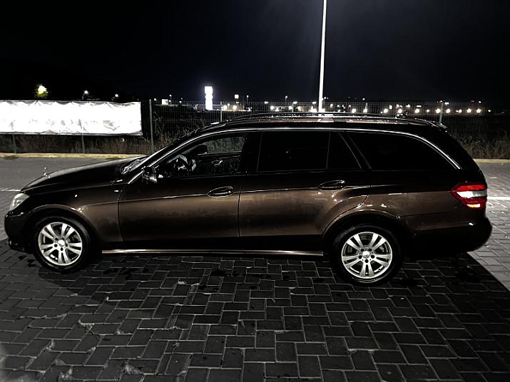 Cumpără / Vinde Mercedes-Benz E 220 2011 SH, la cel mai bun pret pentru tine!