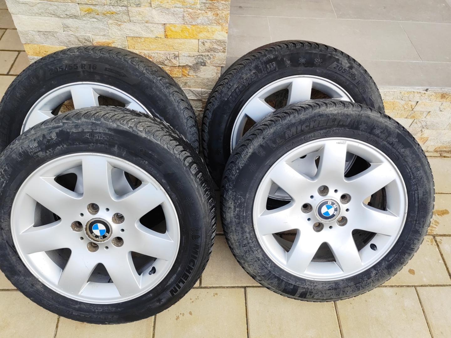 Cumpara/ Vinde online BMW 320 2004 SH, la cel mai bun pret pentru tine!