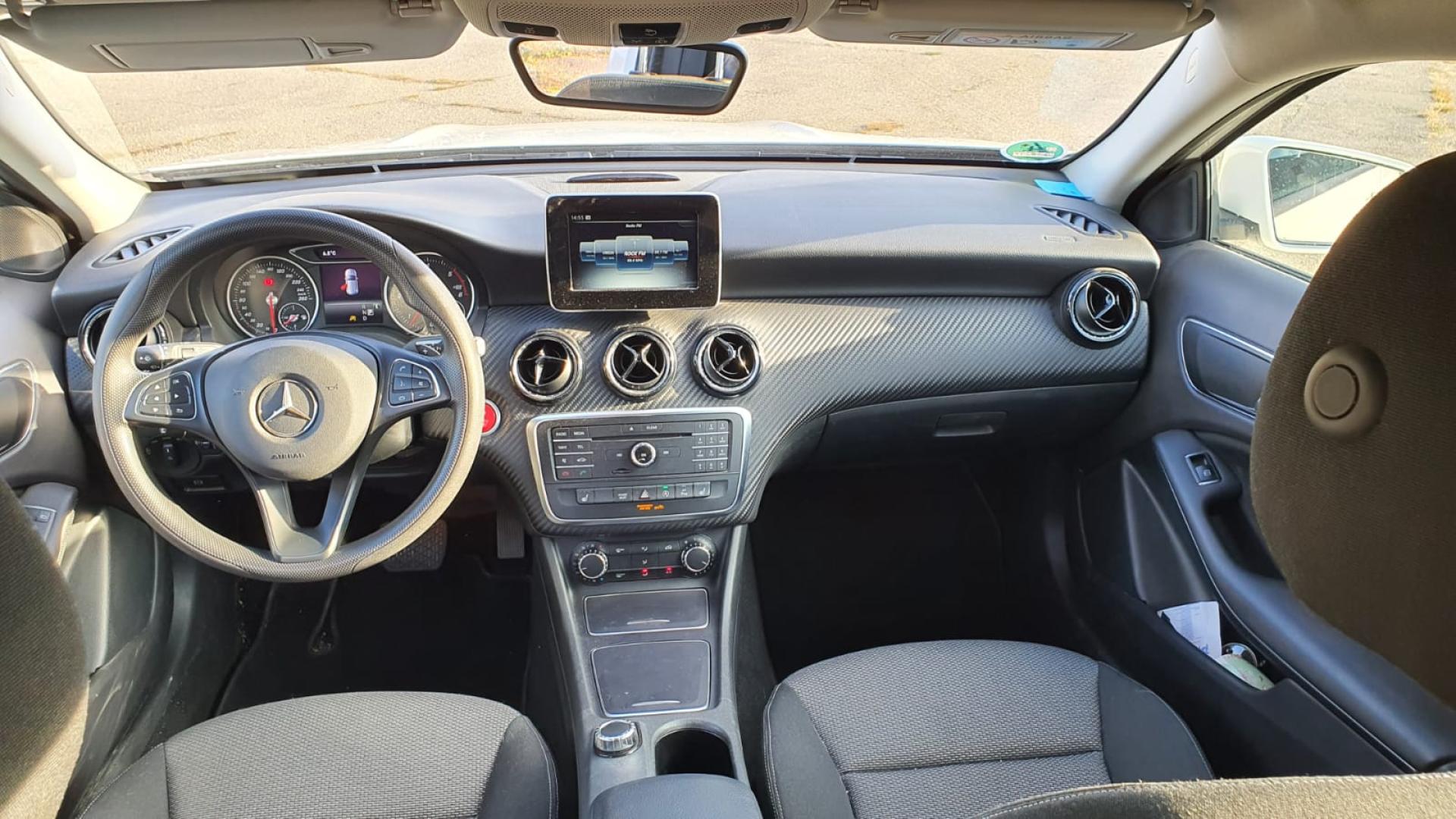 Cumpara/ Vinde online Mercedes-Benz GLA-Class 2018 SH, la cel mai bun pret pentru tine!