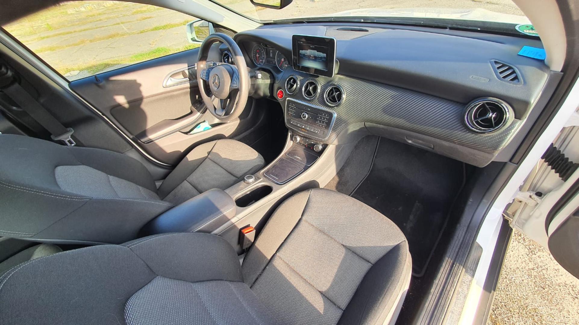 Cumpara/ Vinde online Mercedes-Benz GLA-Class 2018 SH, la cel mai bun pret pentru tine!