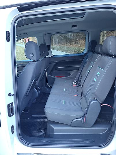 Cumpără / Vinde Ford Tourneo Connect 2023 SH, la cel mai bun pret pentru tine!