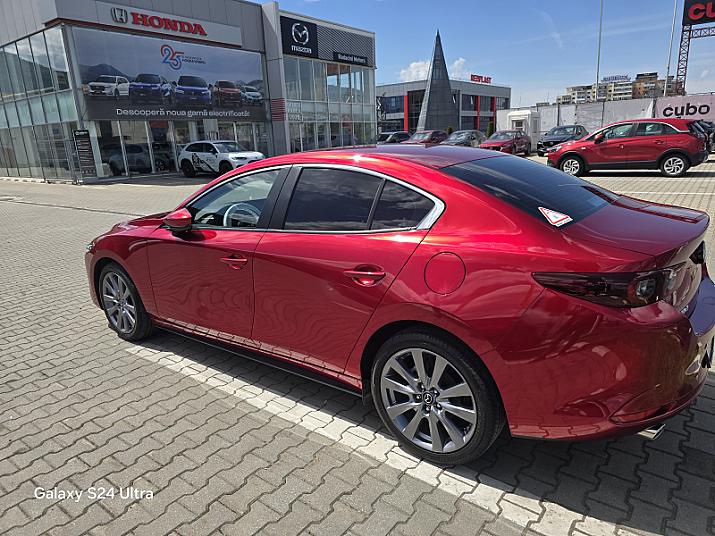 Cumpără / Vinde Mazda 3 2024 SH, la cel mai bun pret pentru tine!