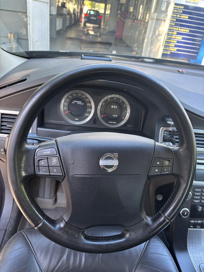 Cumpara/ Vinde online Volvo XC70 2009 SH, la cel mai bun pret pentru tine!