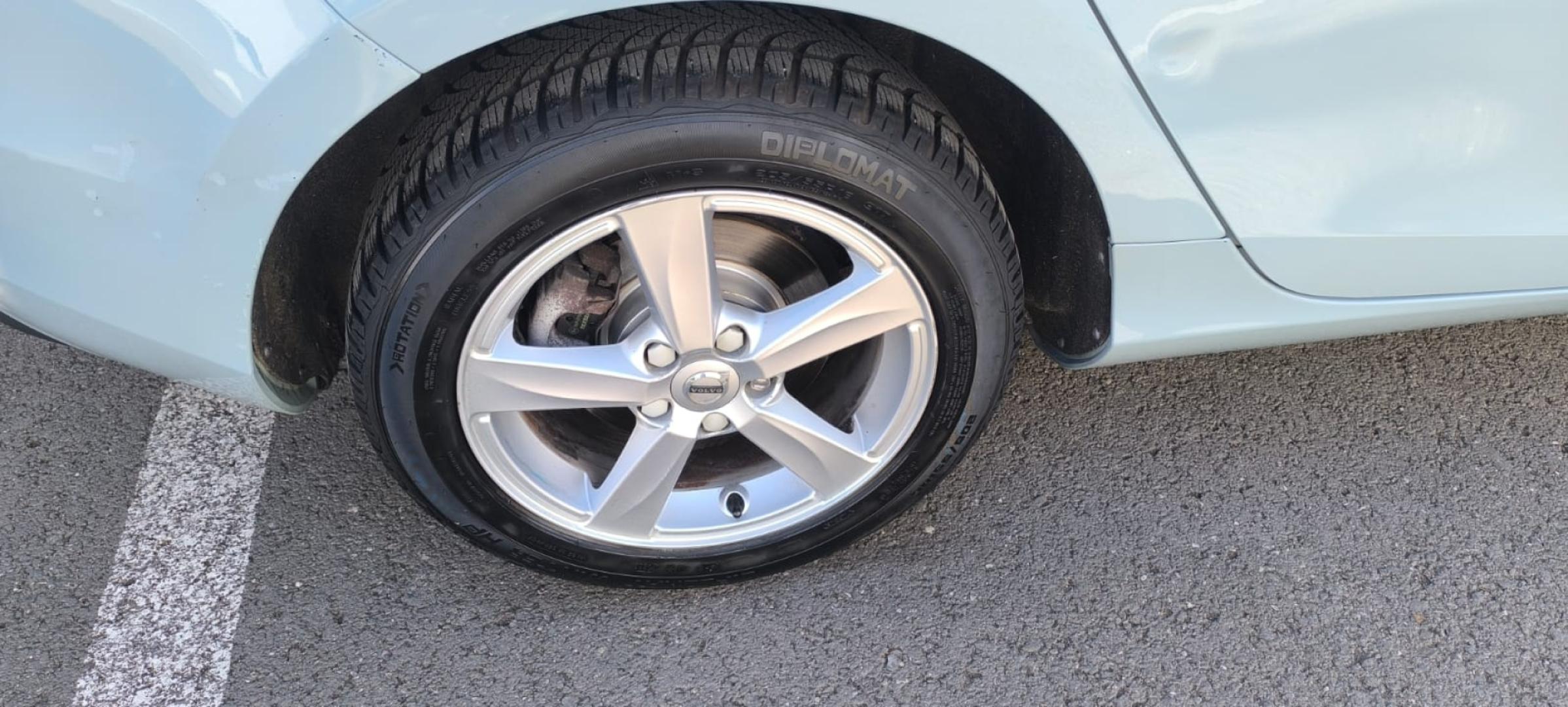 Cumpara/ Vinde online Volvo V40 2017 SH, la cel mai bun pret pentru tine!