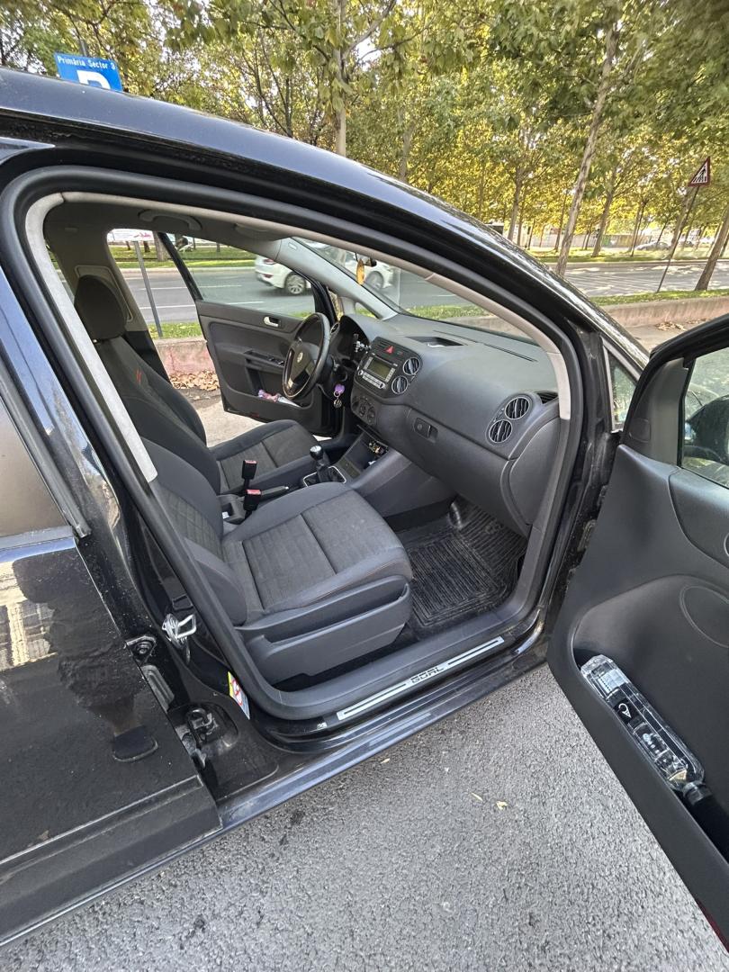 Cumpara/ Vinde online Volkswagen Golf Plus 2007 SH, la cel mai bun pret pentru tine!