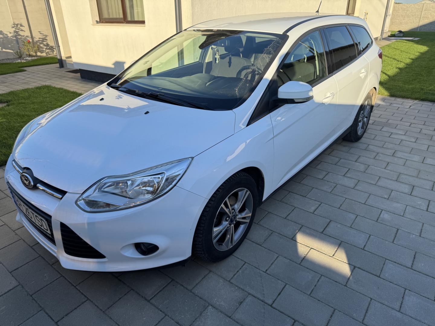 Cumpara/ Vinde online Ford Focus 2014 SH, la cel mai bun pret pentru tine!