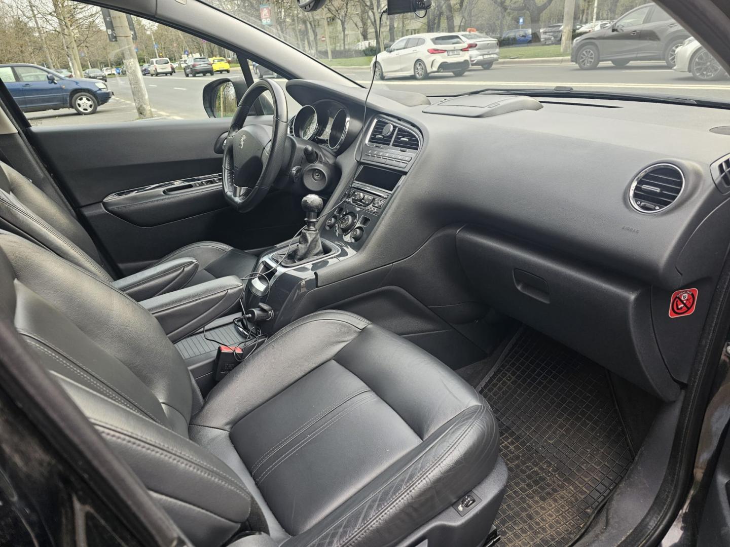 Cumpara/ Vinde online Peugeot 5008 2009 SH, la cel mai bun pret pentru tine!