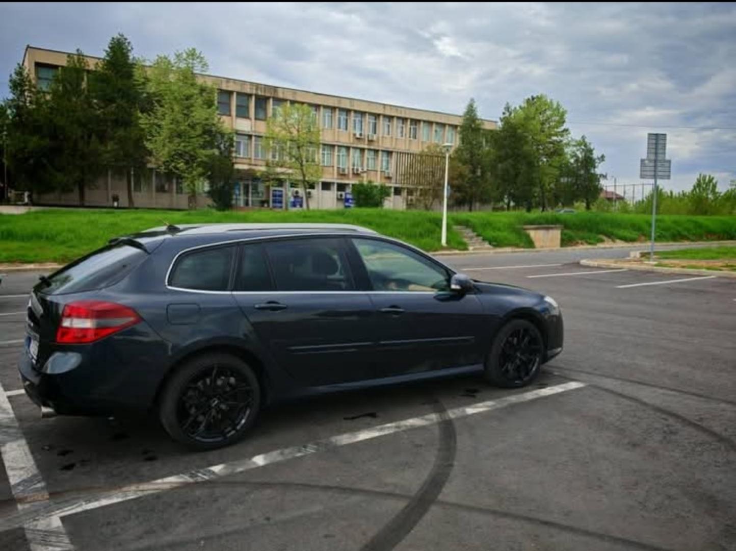 Cumpara/ Vinde online Renault  Laguna 2008 SH, la cel mai bun pret pentru tine!