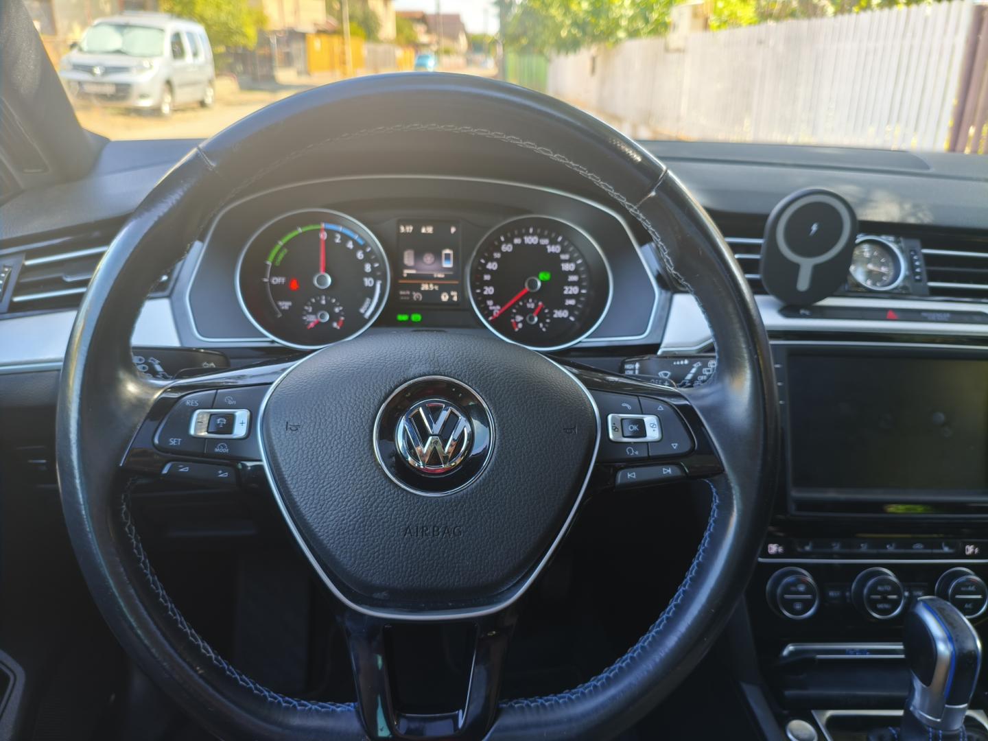 Cumpara/ Vinde online Volkswagen Passat 2015 SH, la cel mai bun pret pentru tine!