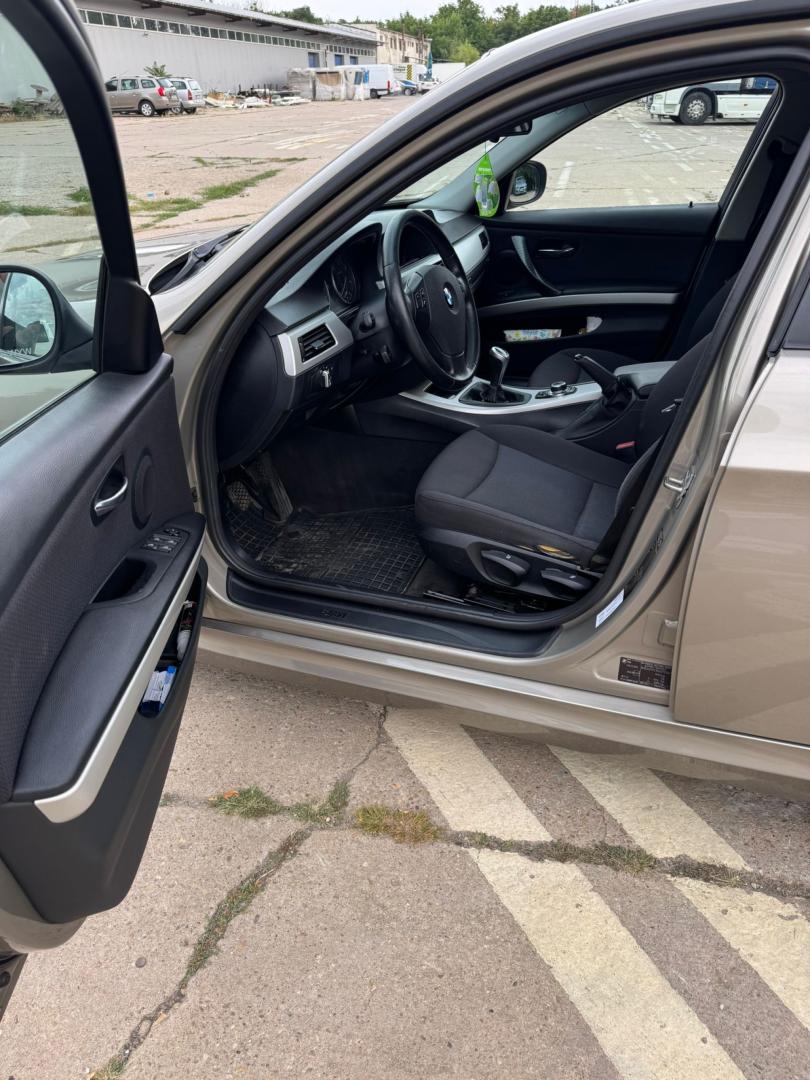 Cumpara/ Vinde online BMW 320 2011 SH, la cel mai bun pret pentru tine!