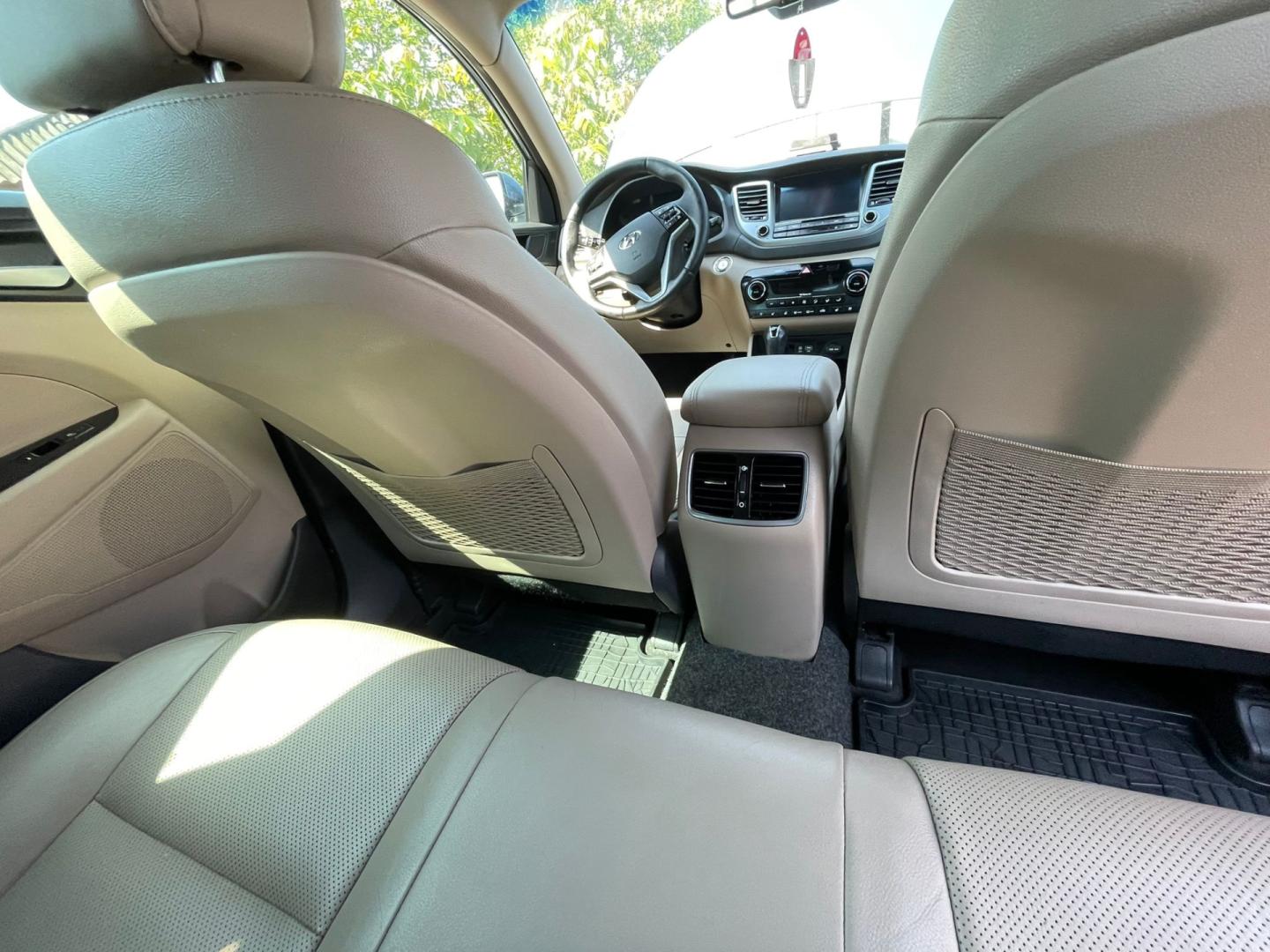 Cumpara/ Vinde online Hyundai Tucson 2016 SH, la cel mai bun pret pentru tine!