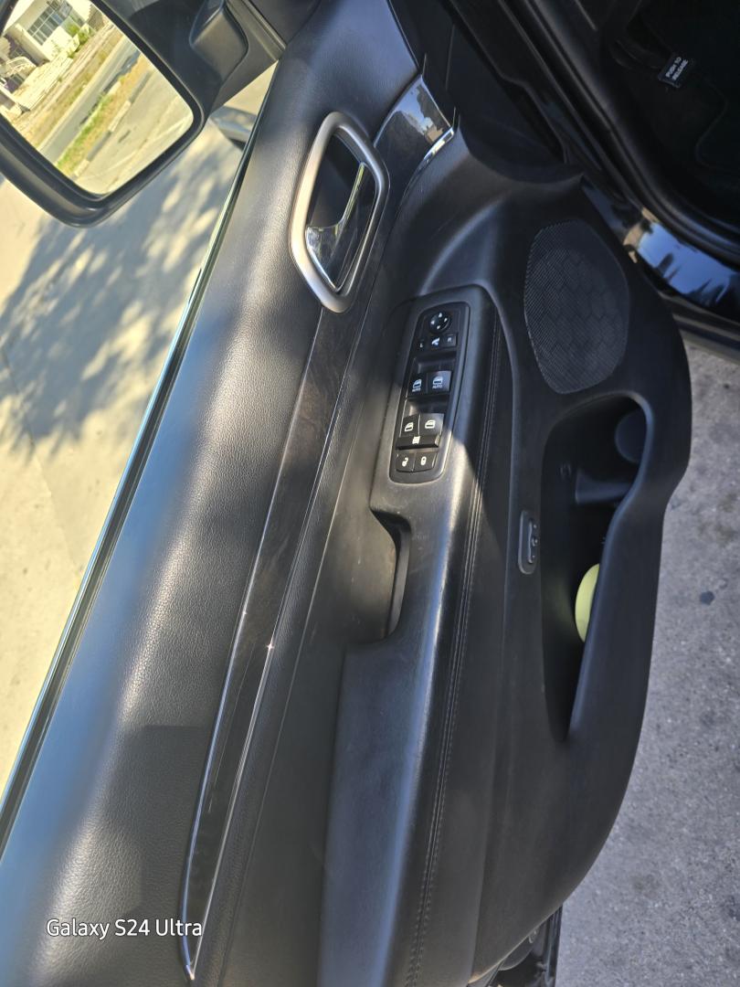 Cumpara/ Vinde online Jeep Grand Cherokee 2012 SH, la cel mai bun pret pentru tine!
