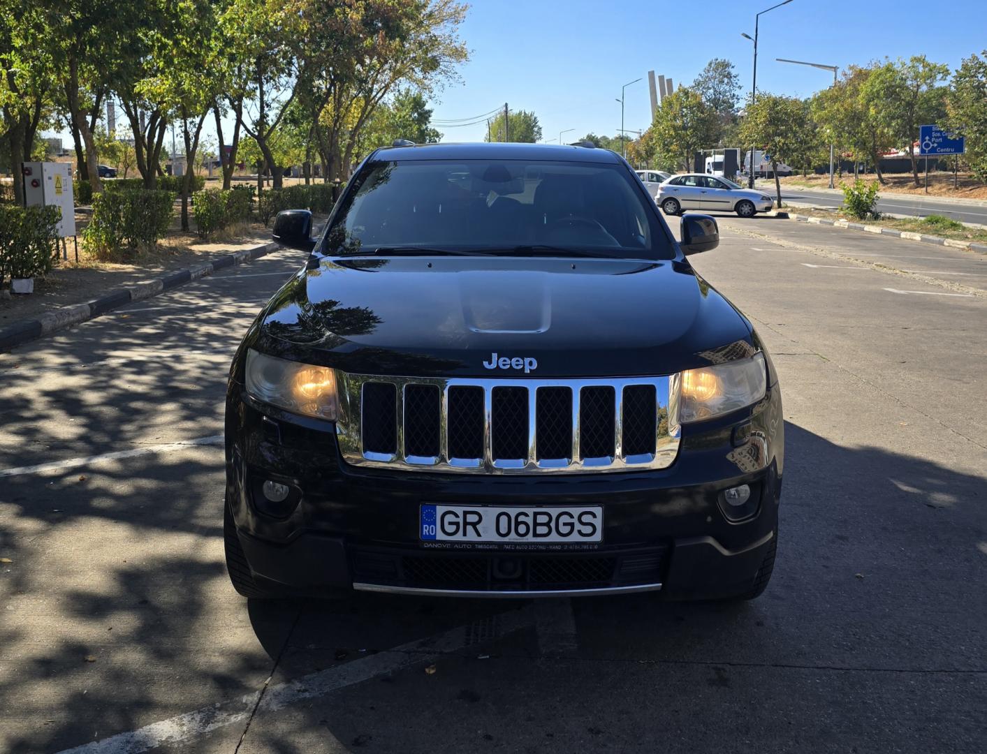 Cumpara/ Vinde online Jeep Grand Cherokee 2012 SH, la cel mai bun pret pentru tine!