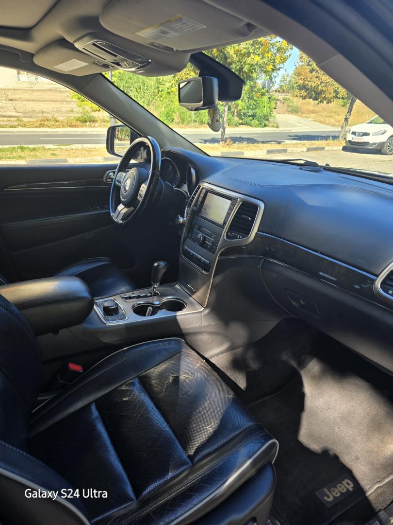 Cumpara/ Vinde online Jeep Grand Cherokee 2012 SH, la cel mai bun pret pentru tine!