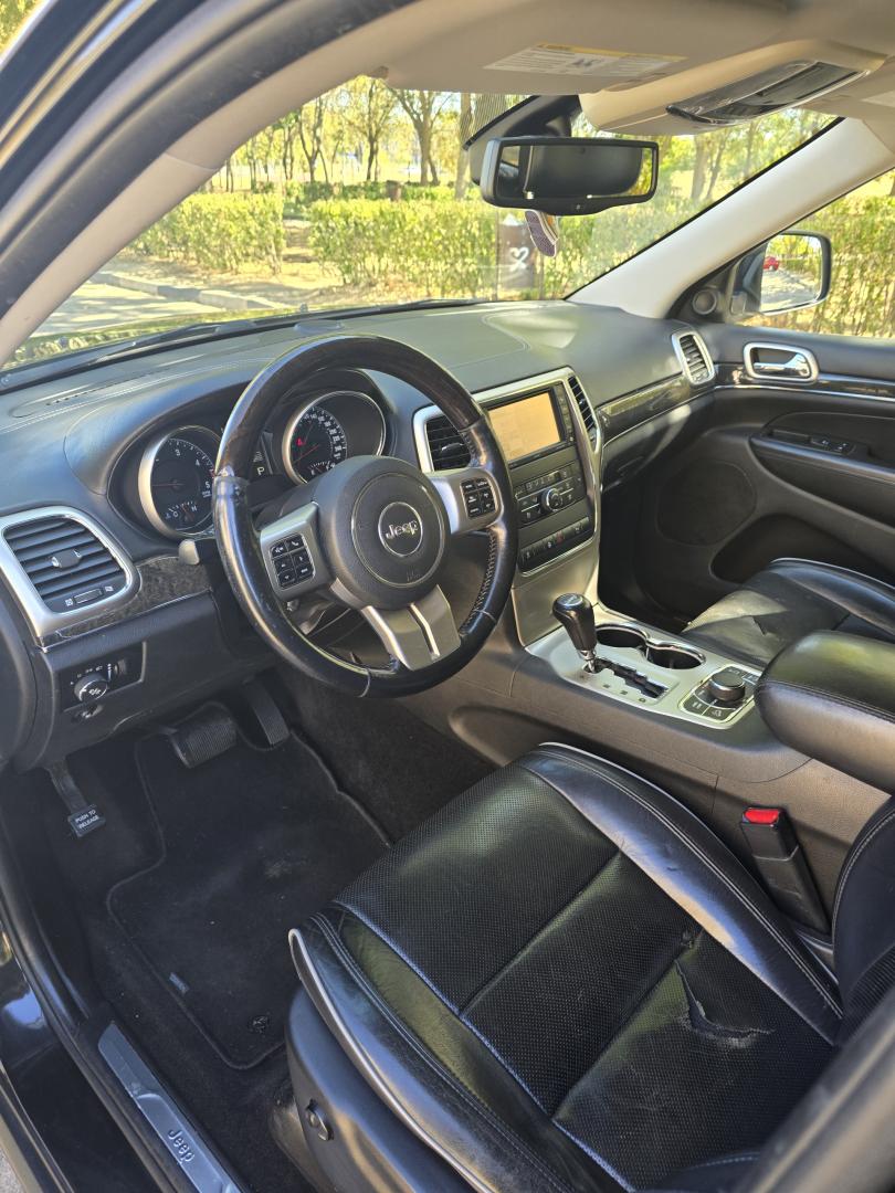 Cumpara/ Vinde online Jeep Grand Cherokee 2012 SH, la cel mai bun pret pentru tine!