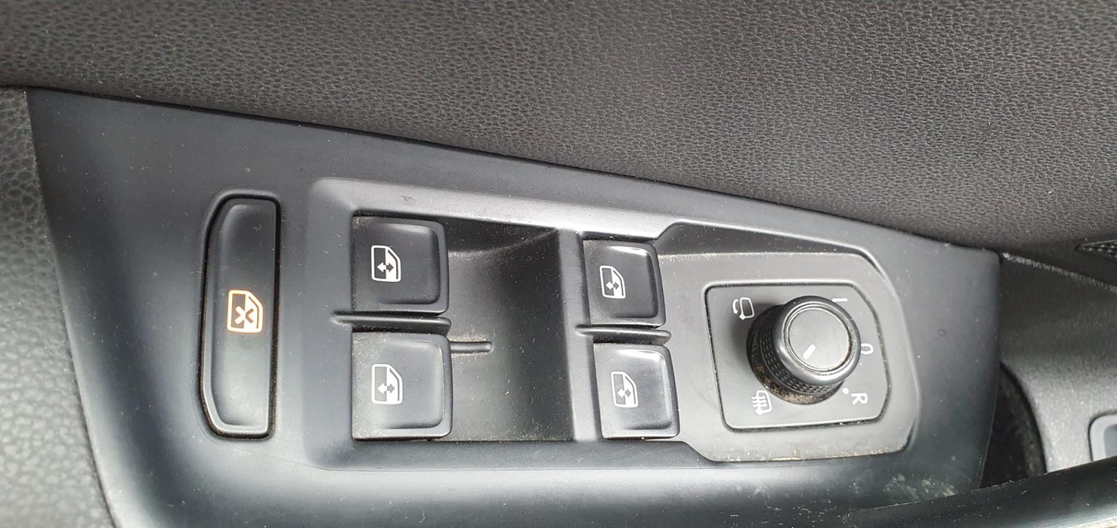 Cumpara/ Vinde online Volkswagen Passat Variant 2016 SH, la cel mai bun pret pentru tine!