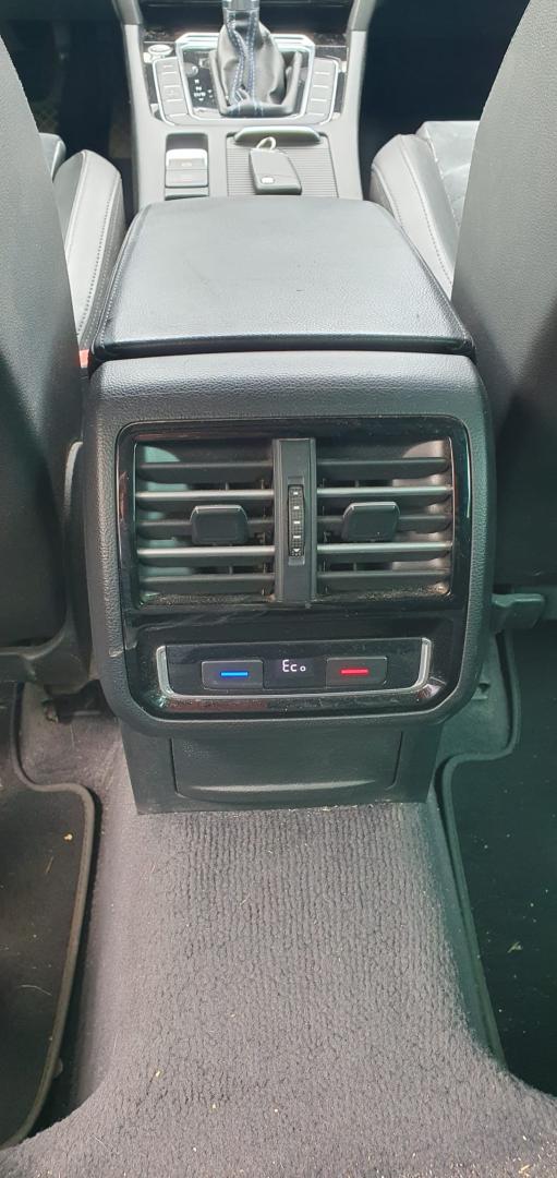 Cumpara/ Vinde online Volkswagen Passat Variant 2016 SH, la cel mai bun pret pentru tine!