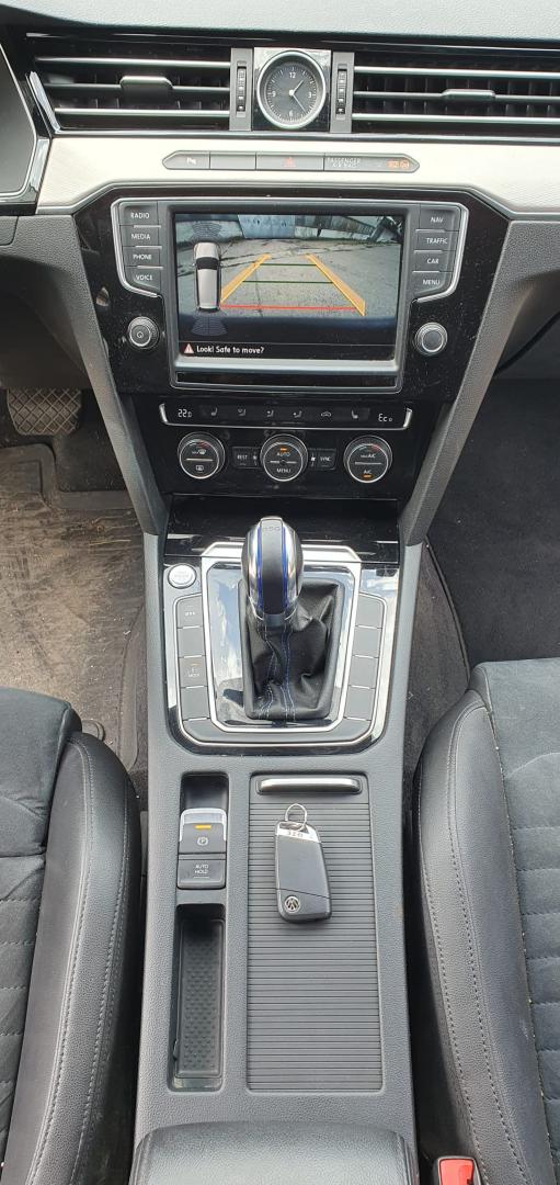 Cumpara/ Vinde online Volkswagen Passat Variant 2016 SH, la cel mai bun pret pentru tine!