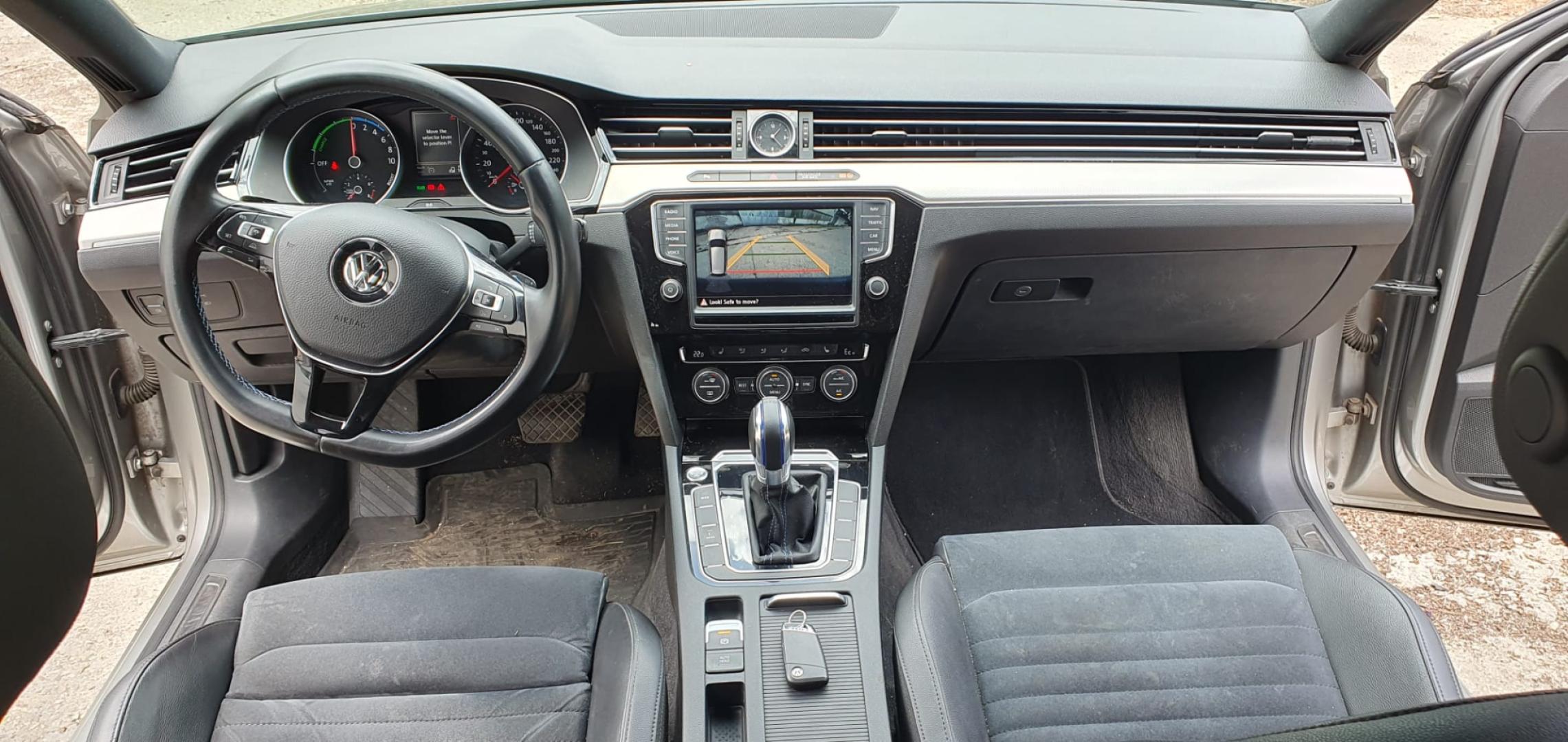 Cumpara/ Vinde online Volkswagen Passat Variant 2016 SH, la cel mai bun pret pentru tine!