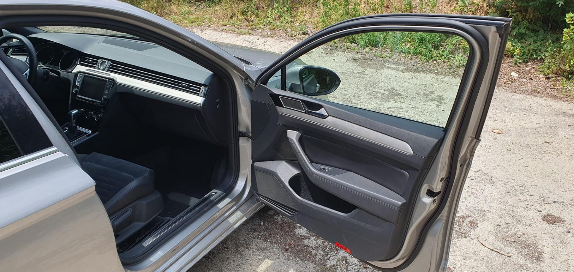 Cumpara/ Vinde online Volkswagen Passat Variant 2016 SH, la cel mai bun pret pentru tine!