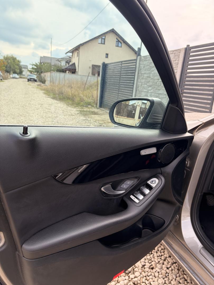 Cumpara/ Vinde online Mercedes-Benz C 200 2019 SH, la cel mai bun pret pentru tine!