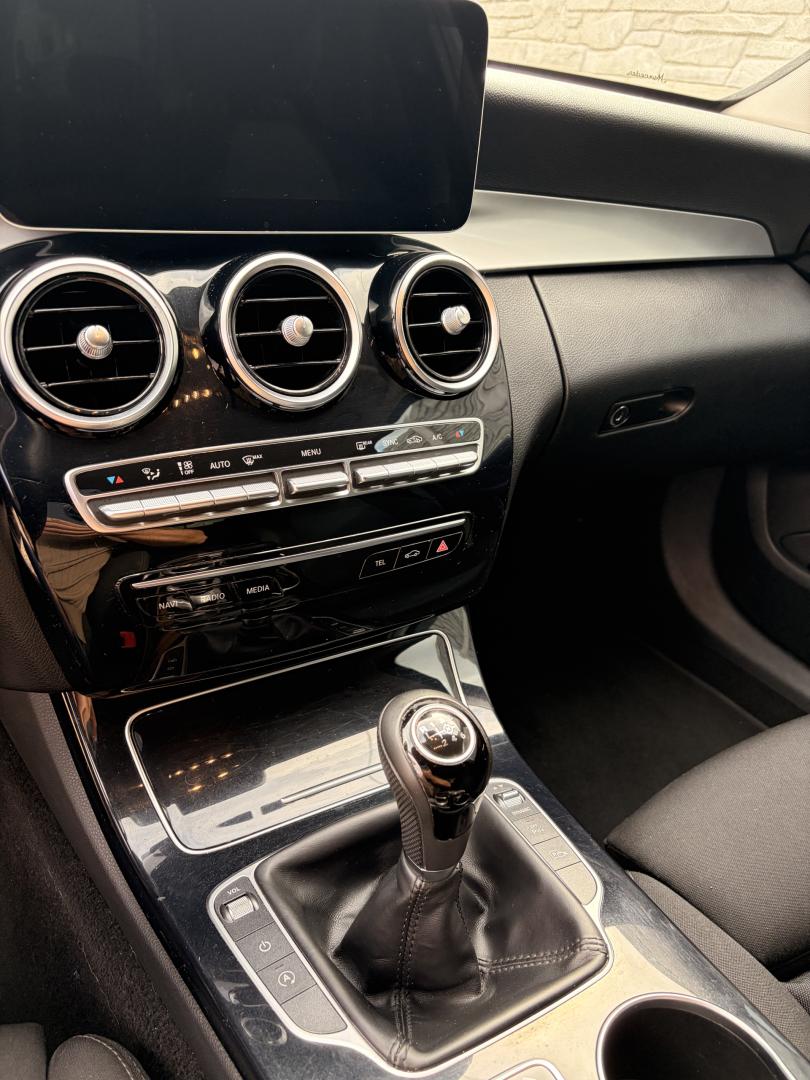 Cumpara/ Vinde online Mercedes-Benz C 200 2019 SH, la cel mai bun pret pentru tine!
