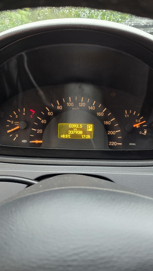 Cumpara/ Vinde online Mercedes-Benz Vito 2006 SH, la cel mai bun pret pentru tine!