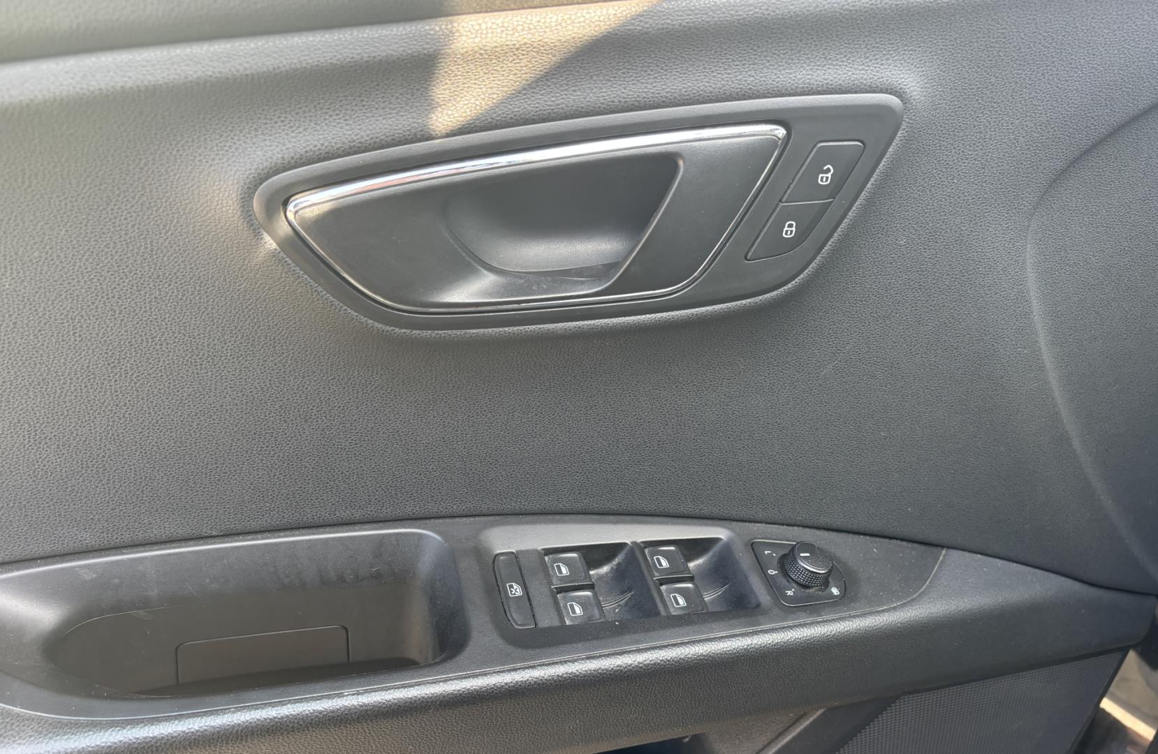 Cumpara/ Vinde online Seat Leon 2015 SH, la cel mai bun pret pentru tine!