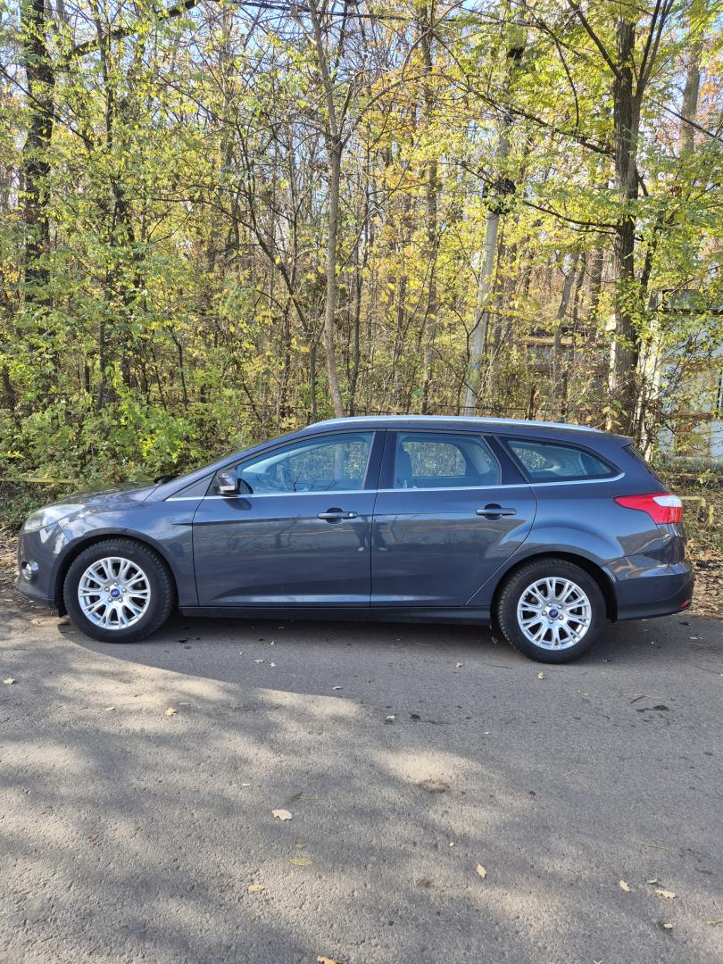 Cumpara/ Vinde online Ford Focus 2014 SH, la cel mai bun pret pentru tine!