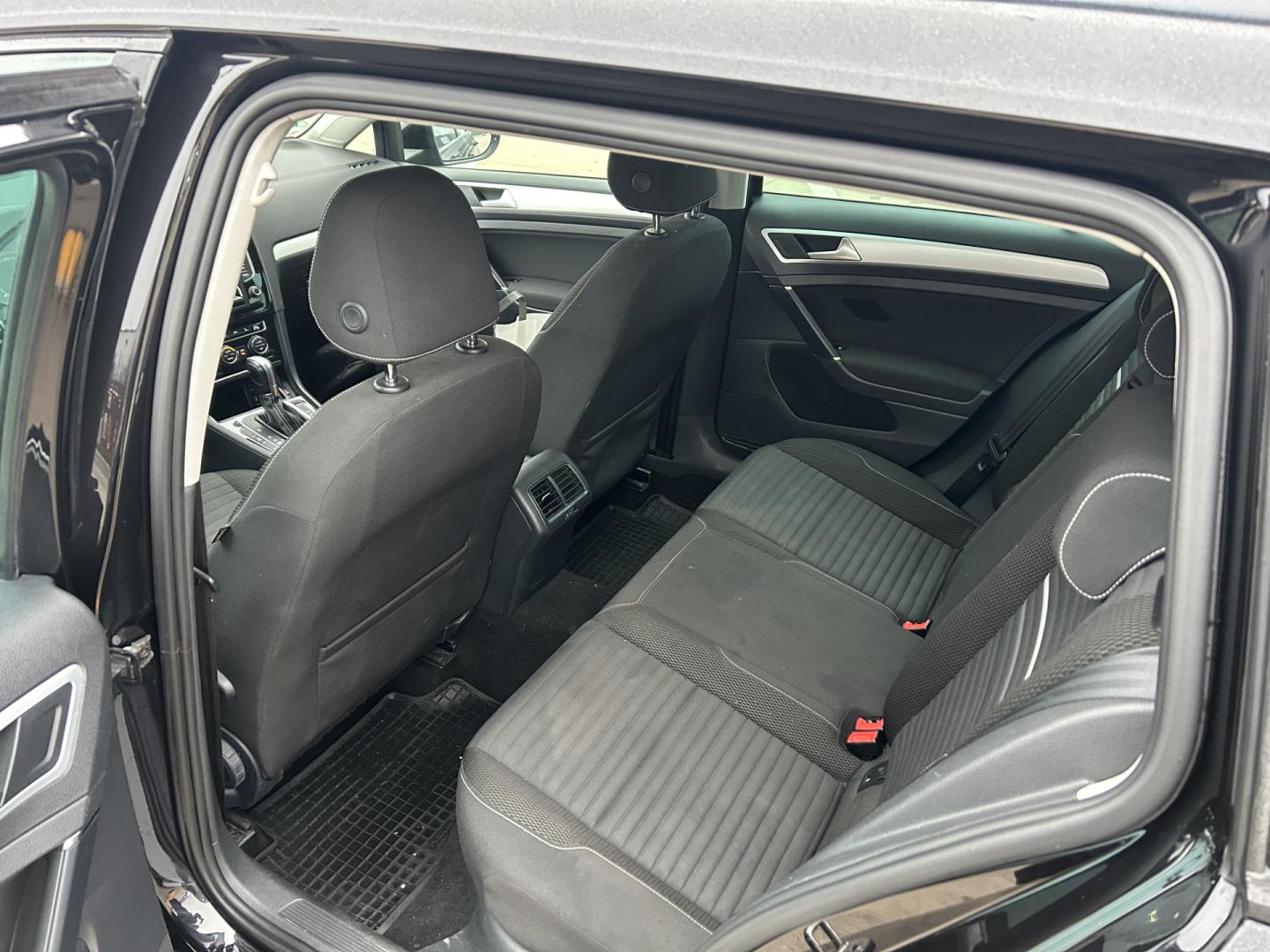 Cumpara/ Vinde online Volkswagen Golf 2015 SH, la cel mai bun pret pentru tine!