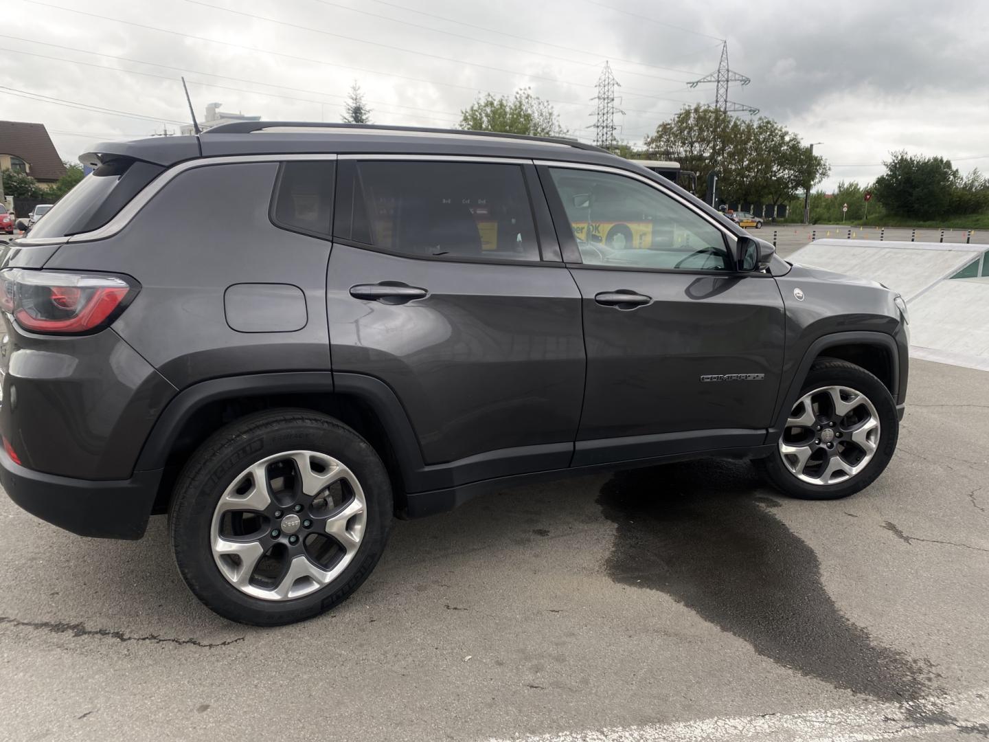 Cumpara/ Vinde online Jeep Compass 2018 SH, la cel mai bun pret pentru tine!