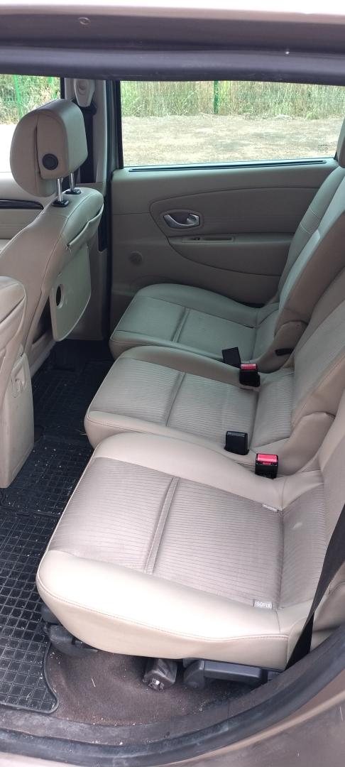 Cumpara/ Vinde online Renault  Grand Scenic 2009 SH, la cel mai bun pret pentru tine!