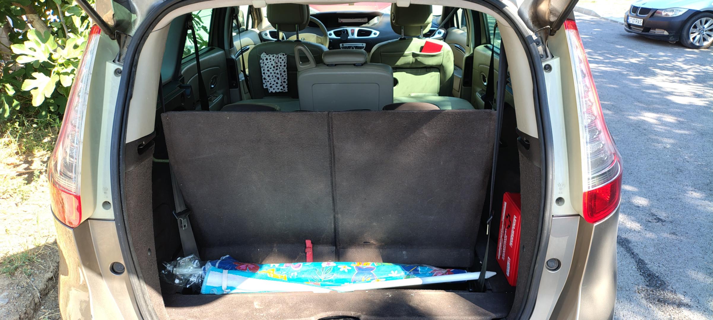 Cumpara/ Vinde online Renault  Grand Scenic 2009 SH, la cel mai bun pret pentru tine!