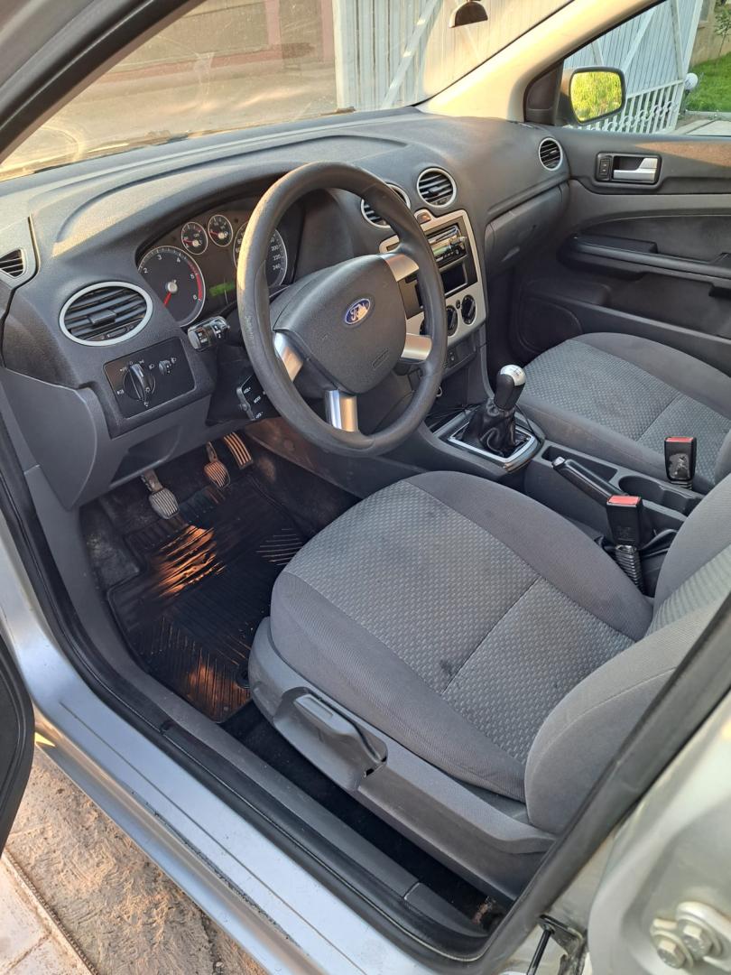 Cumpara/ Vinde online Ford Focus 2006 SH, la cel mai bun pret pentru tine!