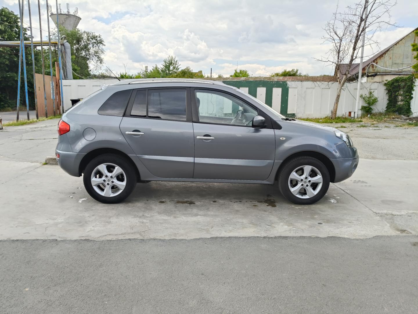 Cumpara/ Vinde online Renault  Koleos 2008 SH, la cel mai bun pret pentru tine!