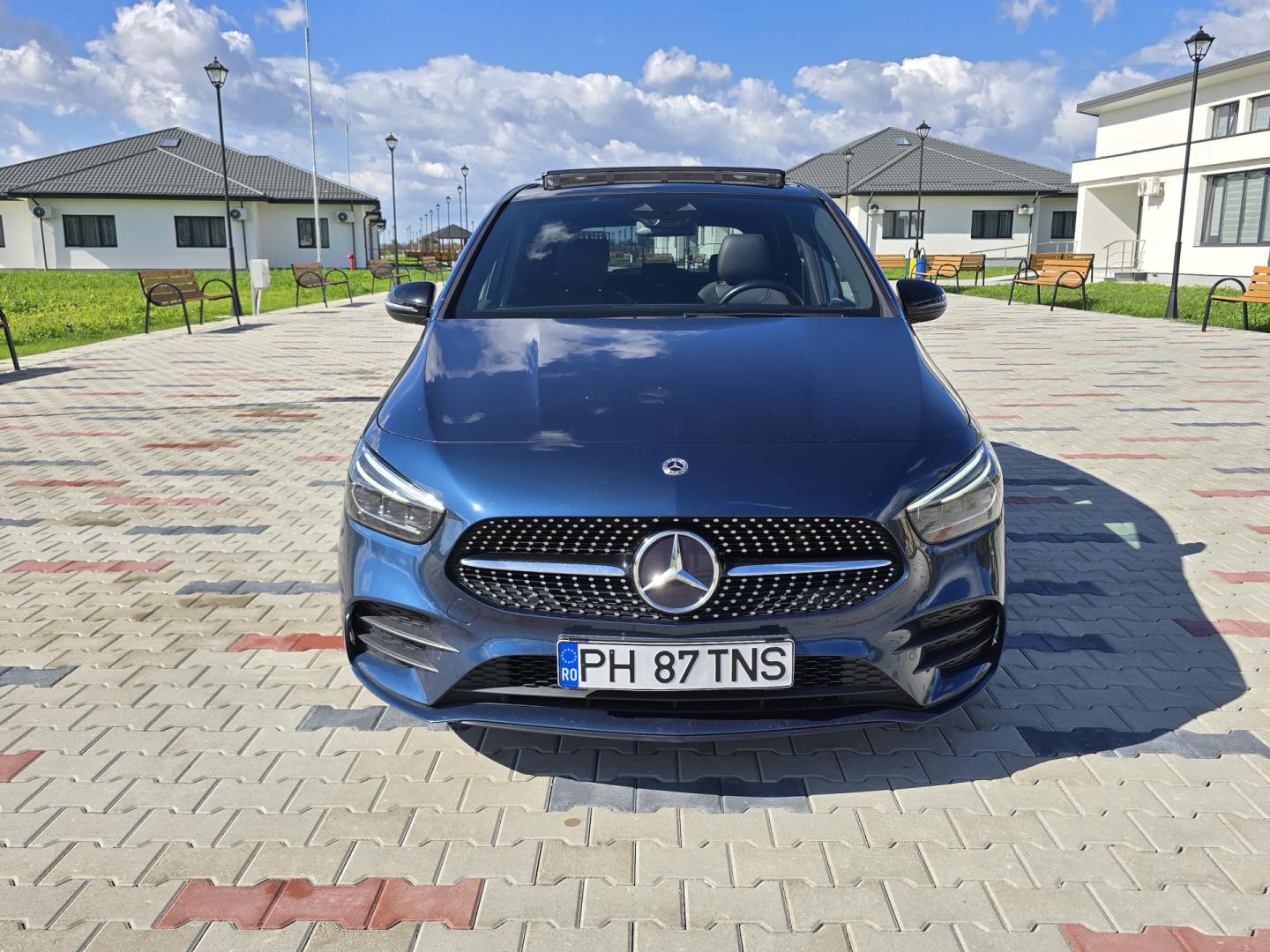 Cumpara/ Vinde online Mercedes-Benz B 200 2020 SH, la cel mai bun pret pentru tine!