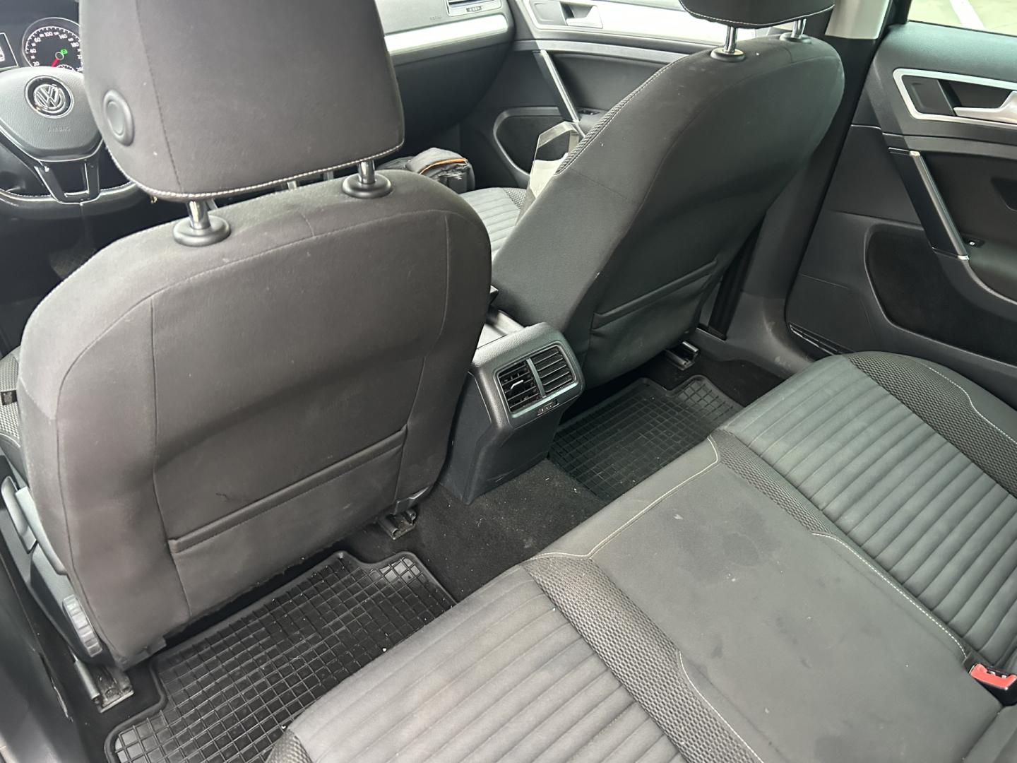 Cumpara/ Vinde online Volkswagen Golf 2015 SH, la cel mai bun pret pentru tine!