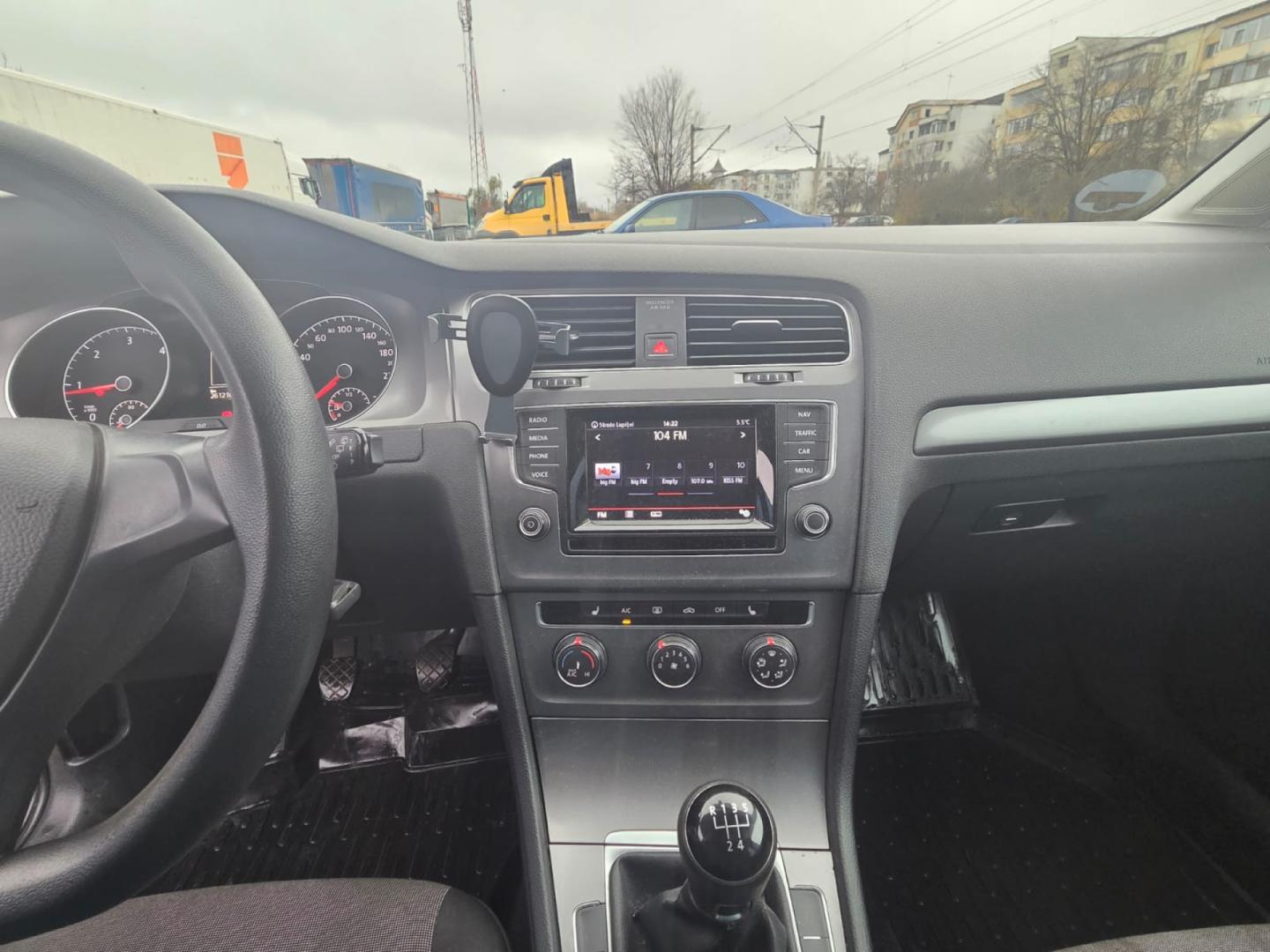 Cumpara/ Vinde online Volkswagen Golf 2015 SH, la cel mai bun pret pentru tine!