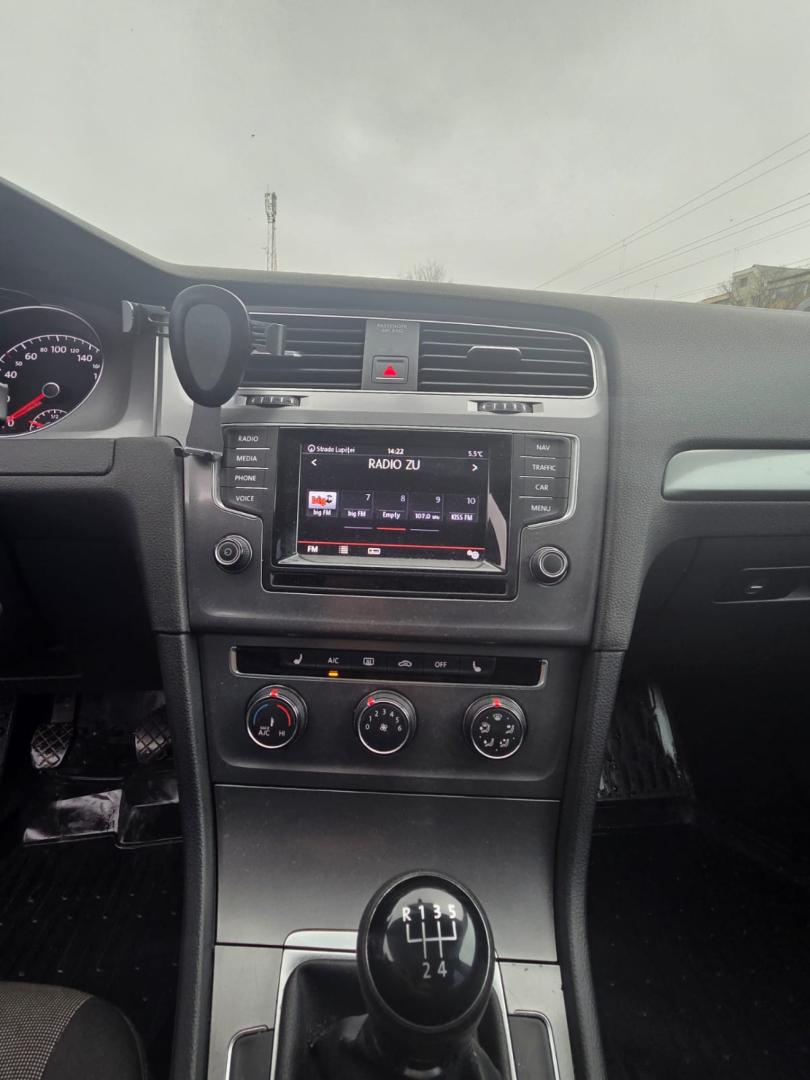 Cumpara/ Vinde online Volkswagen Golf 2015 SH, la cel mai bun pret pentru tine!