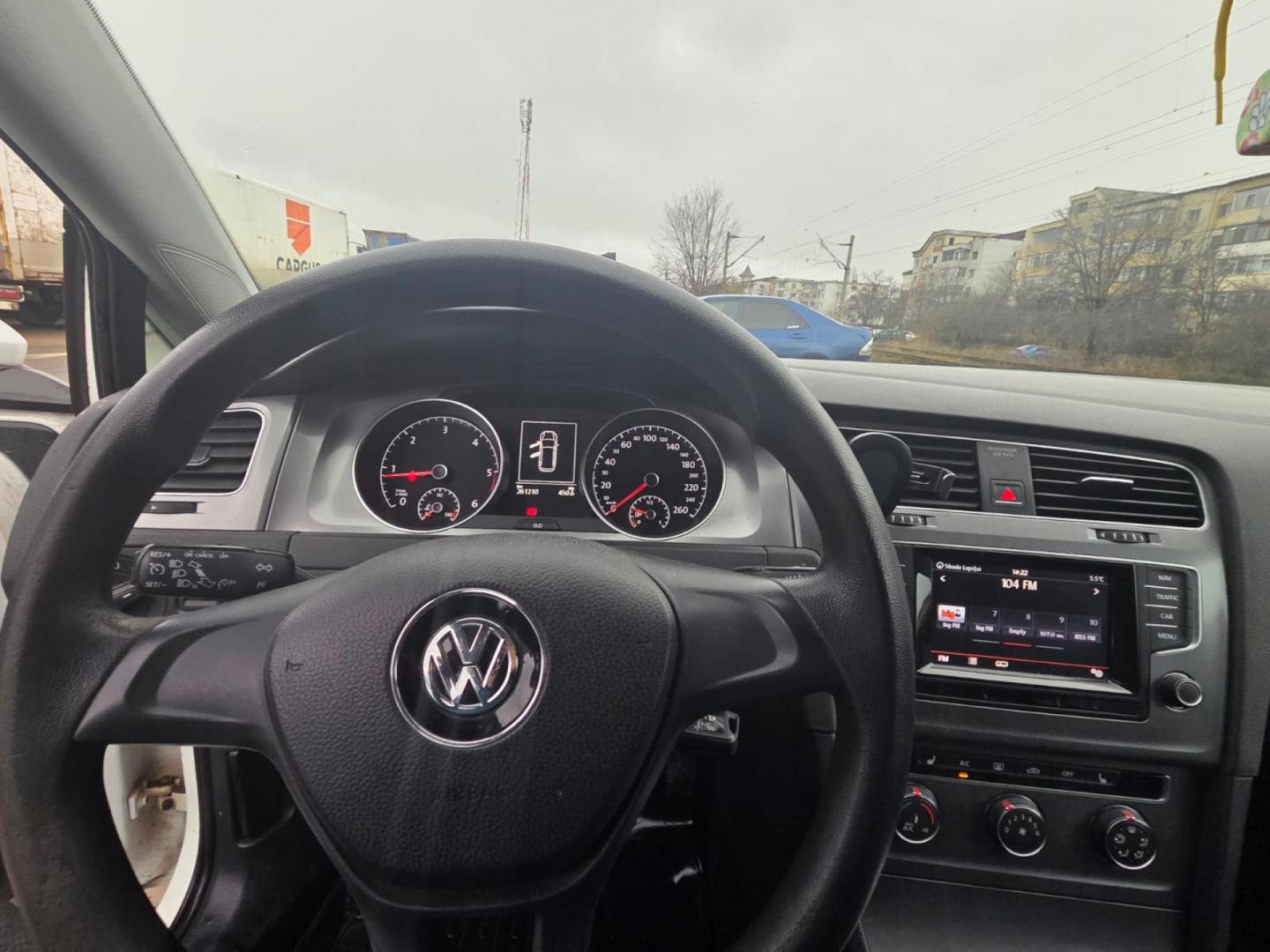 Cumpara/ Vinde online Volkswagen Golf 2015 SH, la cel mai bun pret pentru tine!